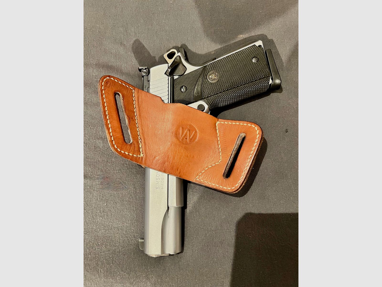 Universelles Lederholster – US‑Fertigung „W“ – Yaqui‑Loop – OWB für Fullsize Pistolen