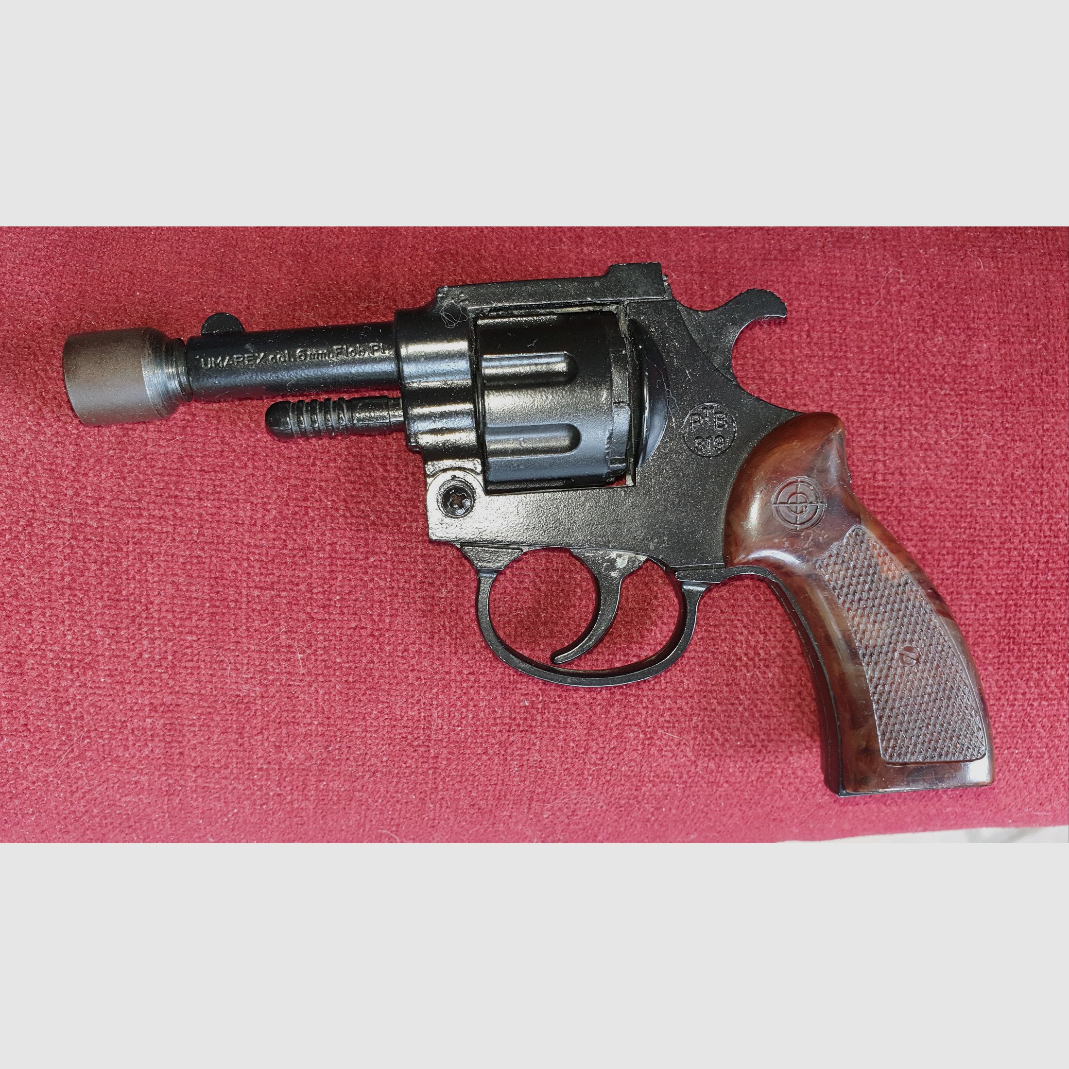 Schreckschussrevolver Im Kaliber 6mm Flobert