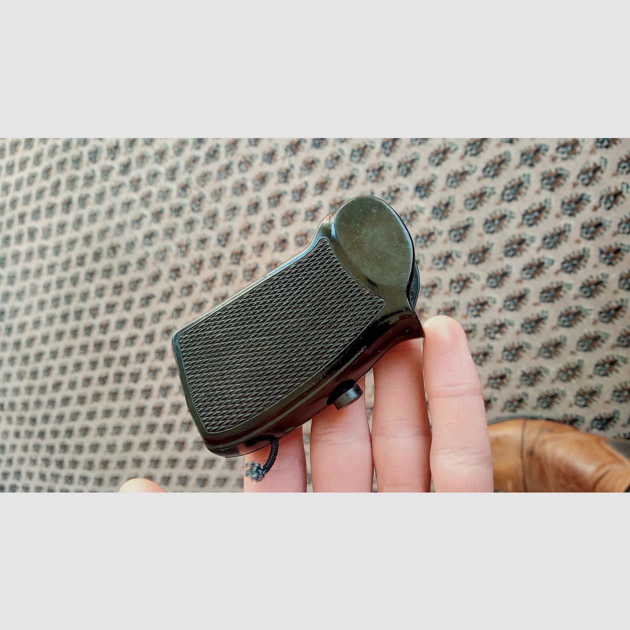 Bakelite grip shell with minor damage for DDR police pistol-M / Vintage grip for East German Makarov // 8 rounds PM 9x18