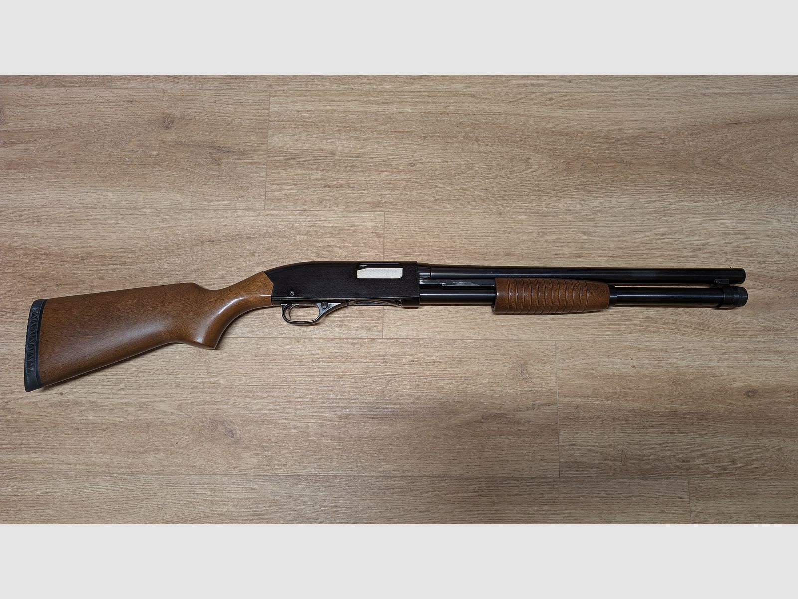 Winchester 1300 Defender, Vorderschaftrepetierflinte, 12/76