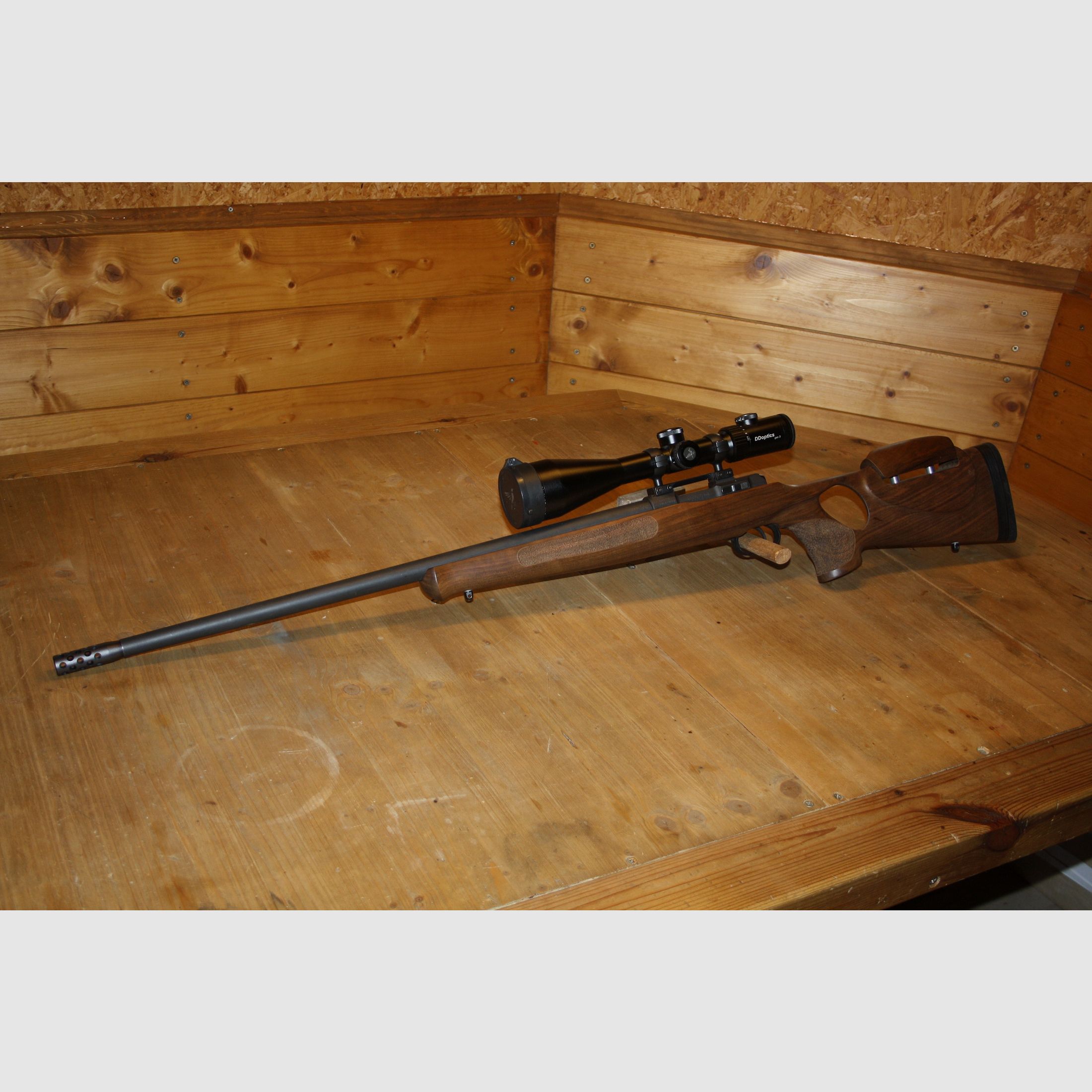 CZ  527 Varmint .223 Rem. mit Nussbaum Lochschaft und  DD Optics 2,5-10x56