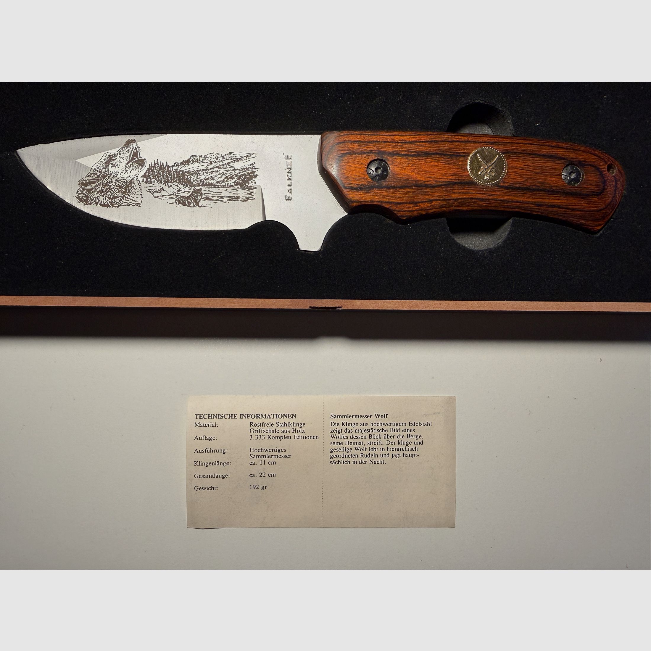 Falkner collector's knife, Wolf