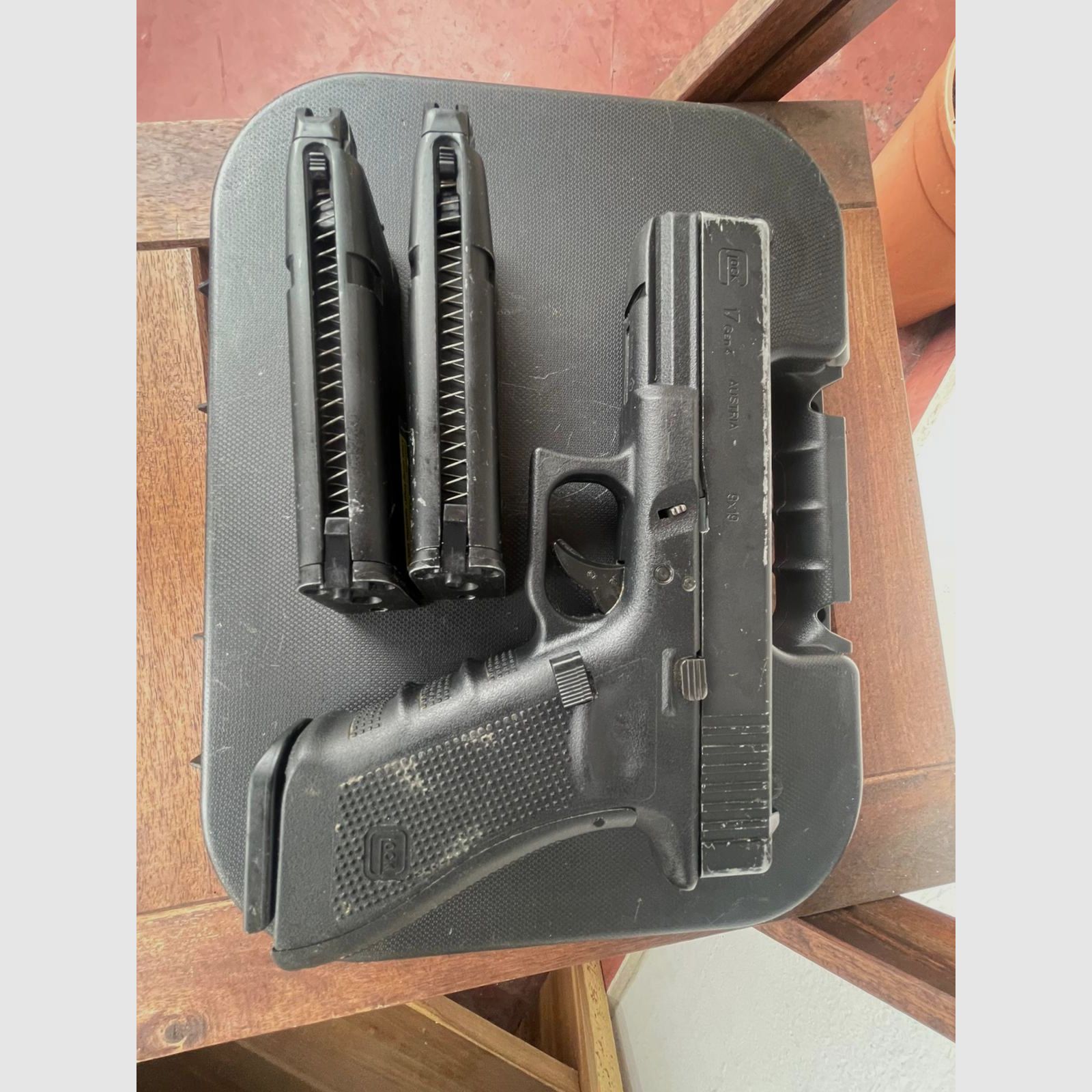 VFC Glock 17 Gen4 GBB mit 3 Magazinen und Koffer