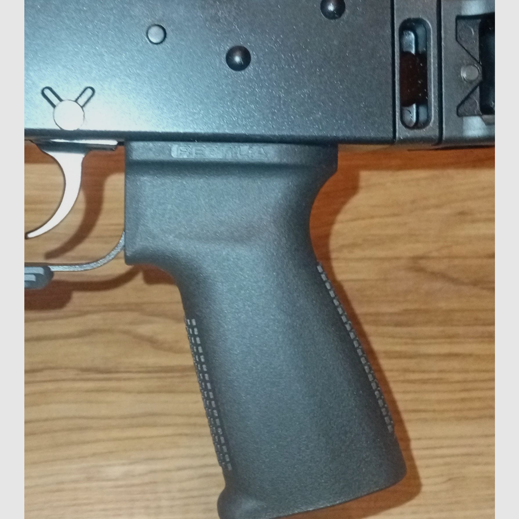 Tokyo Marui AKX / 2x magazine / Reptilia pistol grip / charging handle