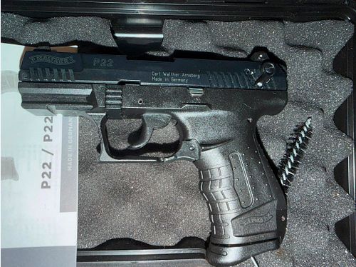 Walther P22 met P22 mes en holster
