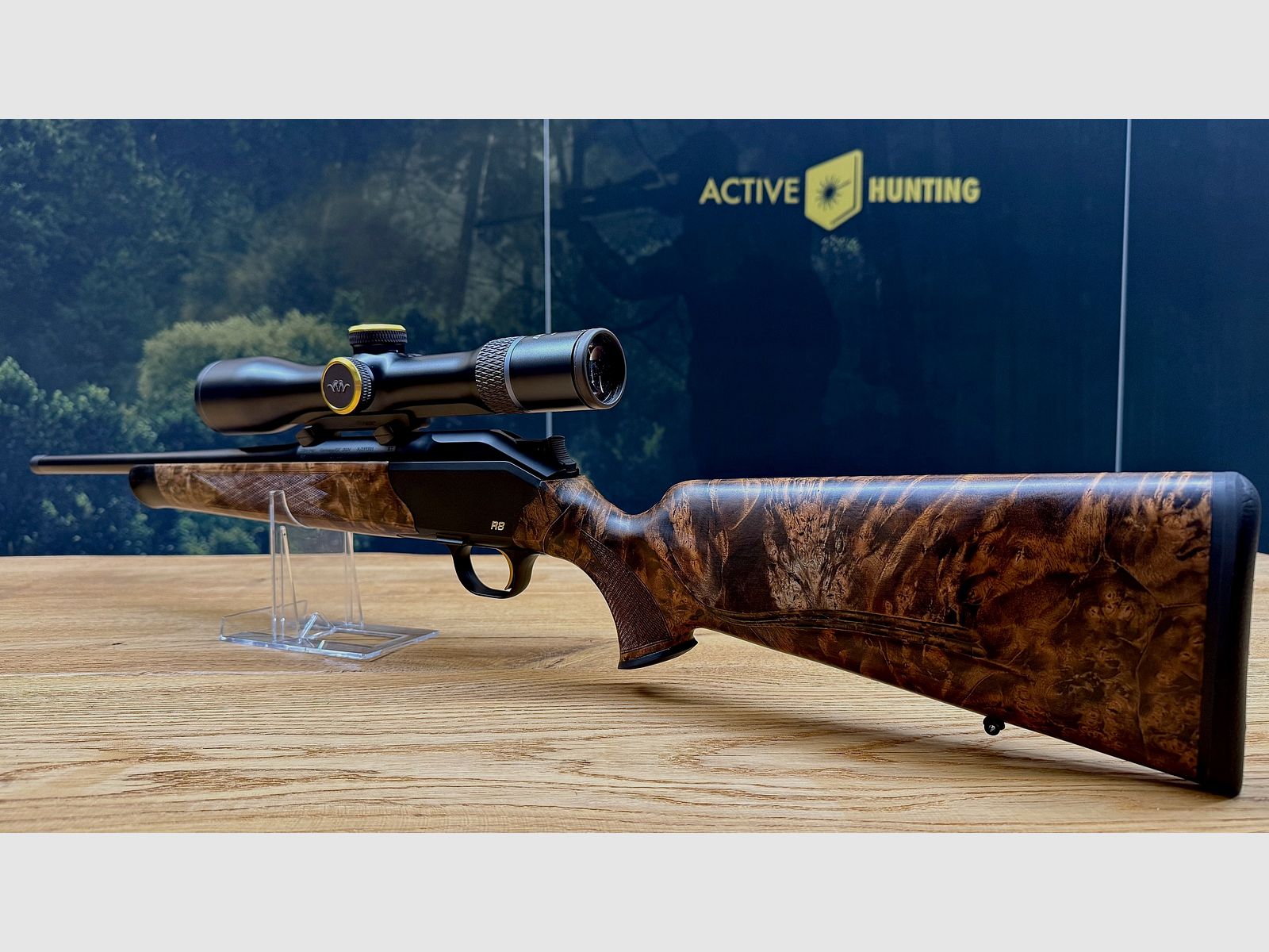 Blaser R8 Custom Schaftholz HK 9-10 / inkl. Blaser B1 2,8-20x50 Custom / mit vielen Goldelementen / TRAUMWAFFE