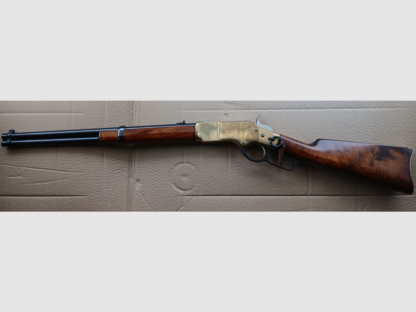 Henry-Replika, Hege-Uberti Unterhebelrepetierer 