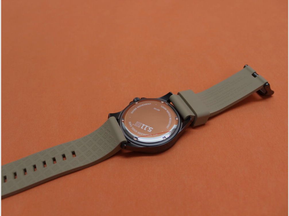 5.11 5.11 Guardsman Watch (50133EU) 120 Coyote watch with steel case and silicone strap
