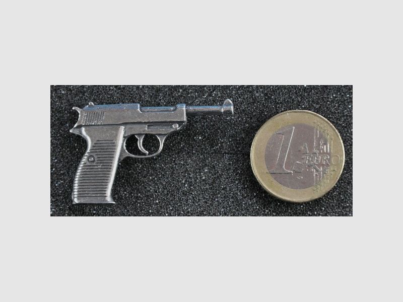 Pistole P38 als Metall-Anstecker