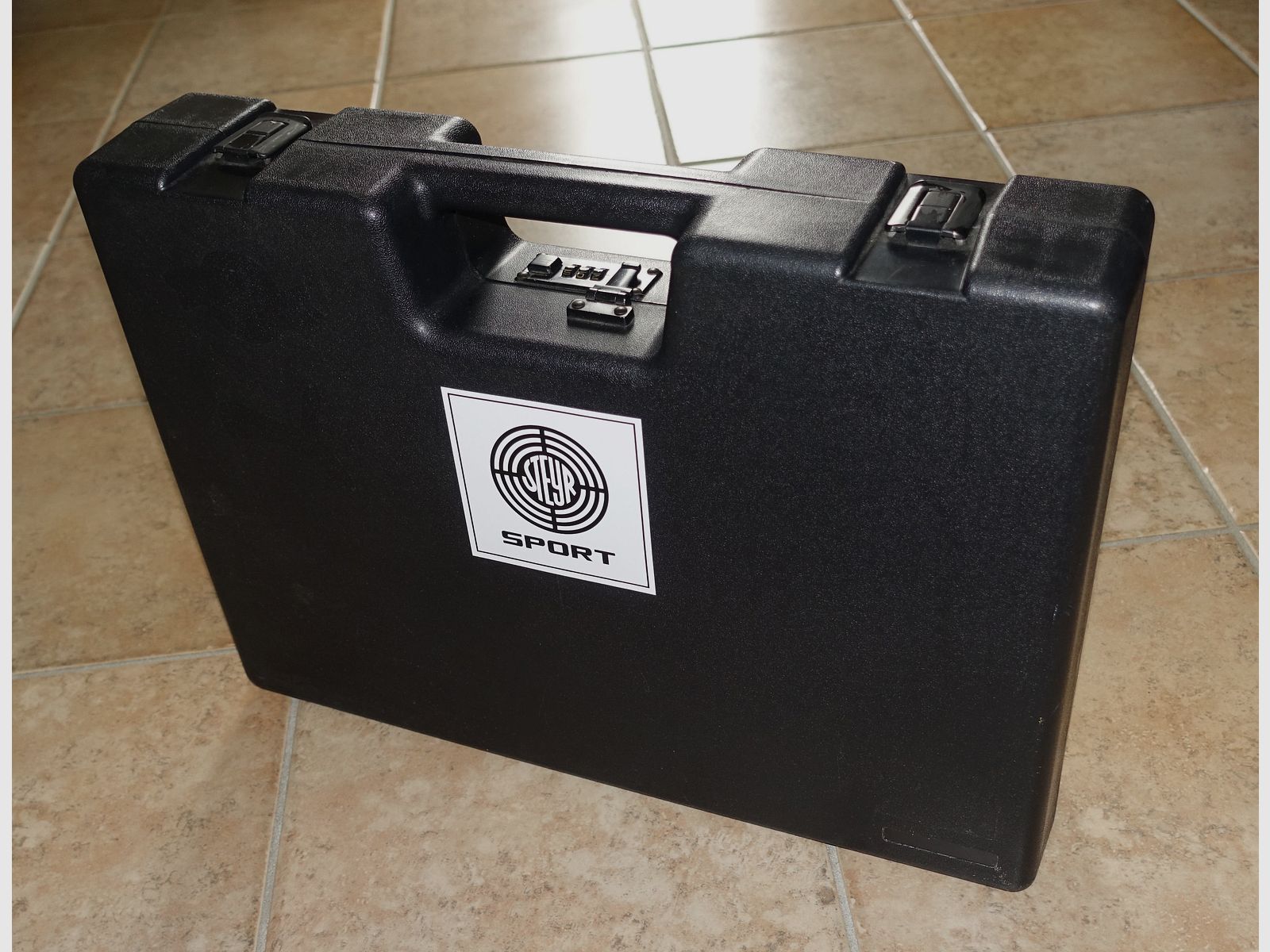 Steyr Pressluft LP Matchpistole / Service + Neuteile um € 300,- / Links- oder Rechtsgriff