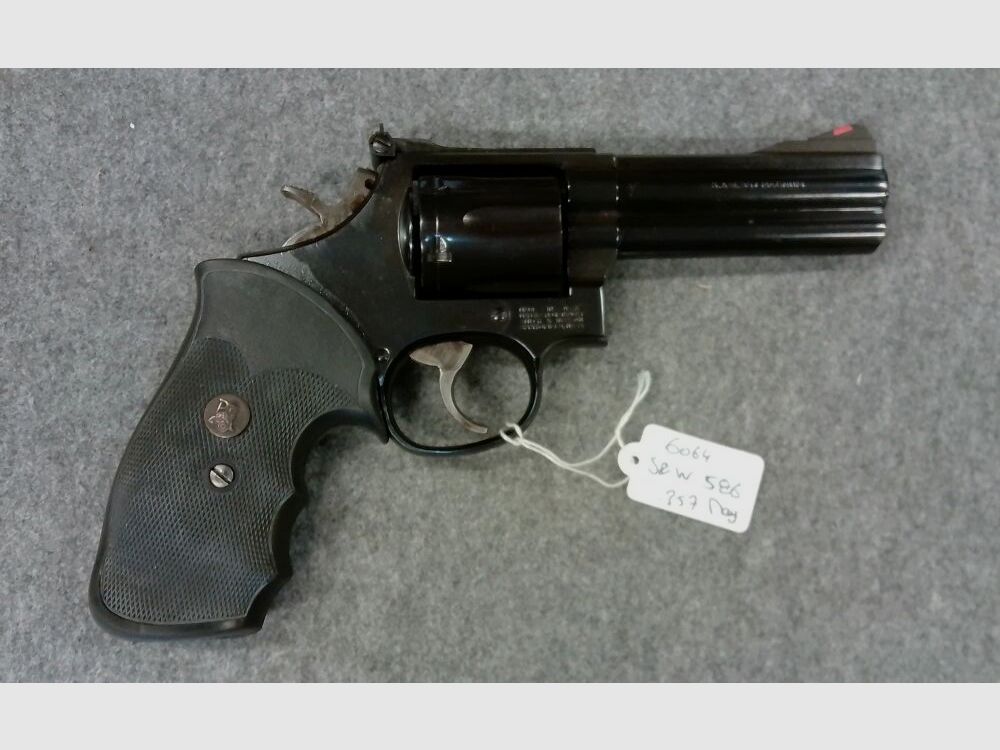 Smith + Wesson 586 4"