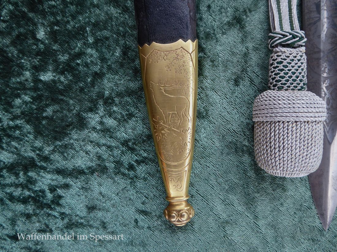 Hertogsmessen met beugelvat in luxe uitvoering uit de tijd van de Tweede Wereldoorlog.