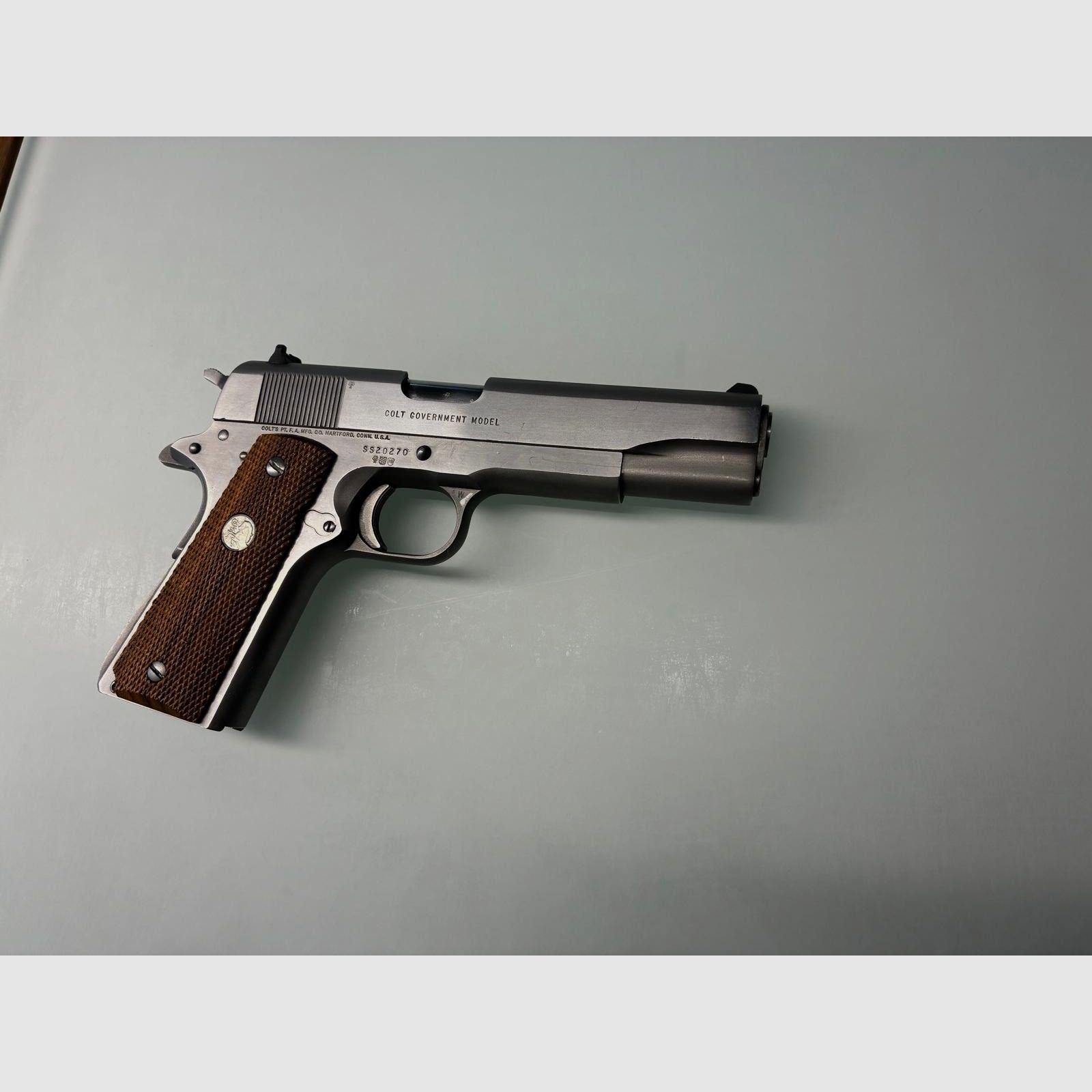 Colt Government 1911 .45ACP Edelstahl Series80