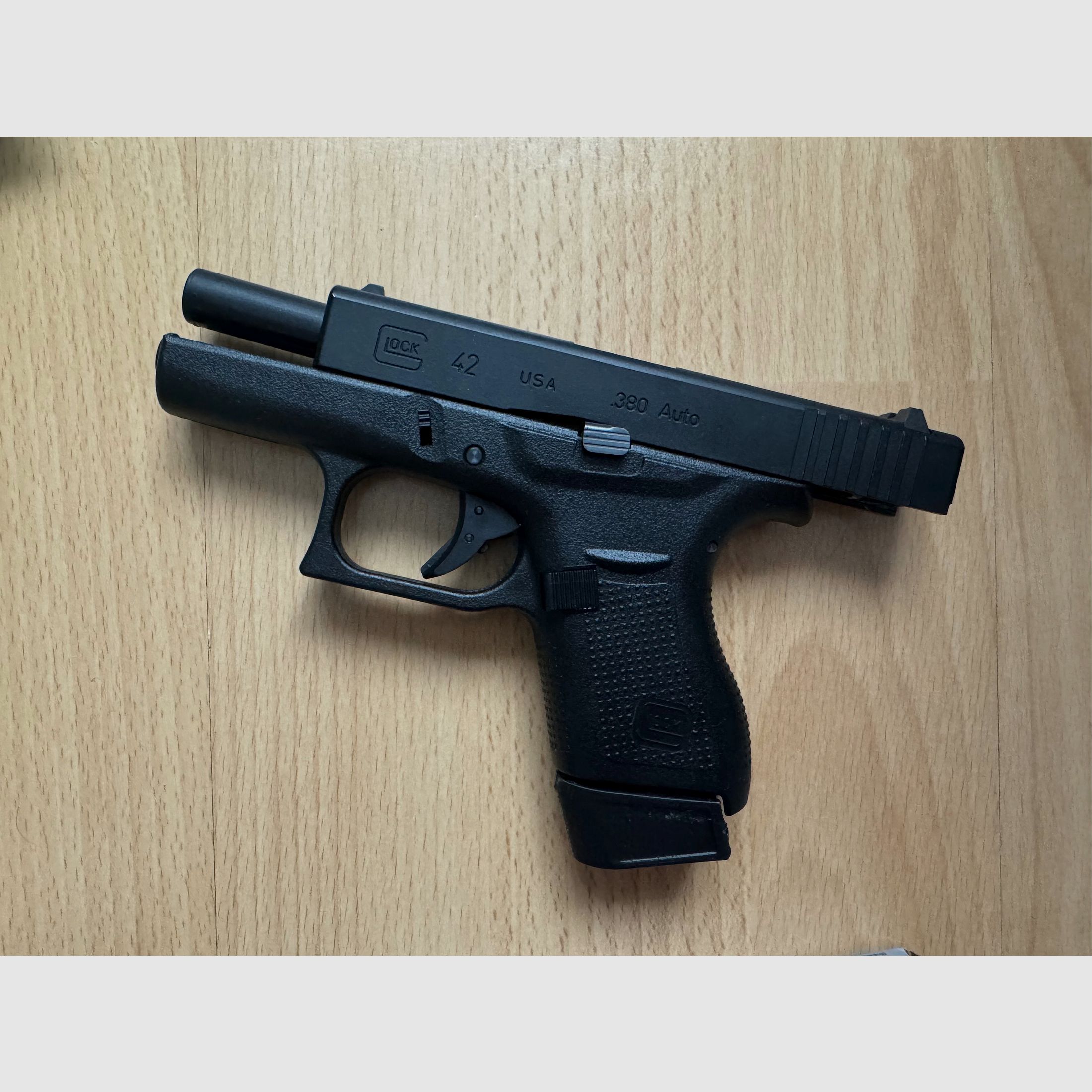 Glock 42 GBB con accesorios - ¡Solo recogida!