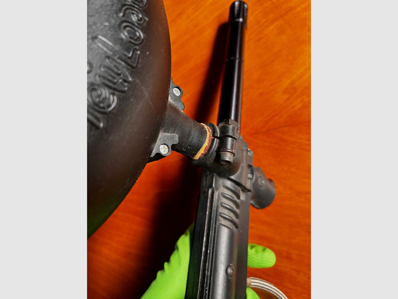 Tippmann Model 98 mit VL 200 Hopper