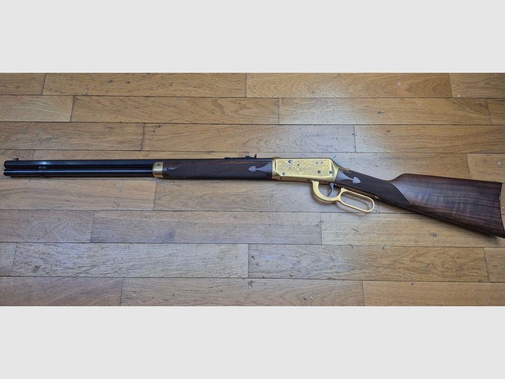 Winchester commémo « Oliver F. Winchester » OFW 1894 – 19.999 ex. – Quadrillages superbes – 38-55Win – Jamais tiré – Boite d&rsquo;origine et boite vide de munitions au modèle – État TBE+++, billede 29 af 41