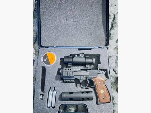 Beretta 92fs 4.5mm Diabolo extreme with wooden grips