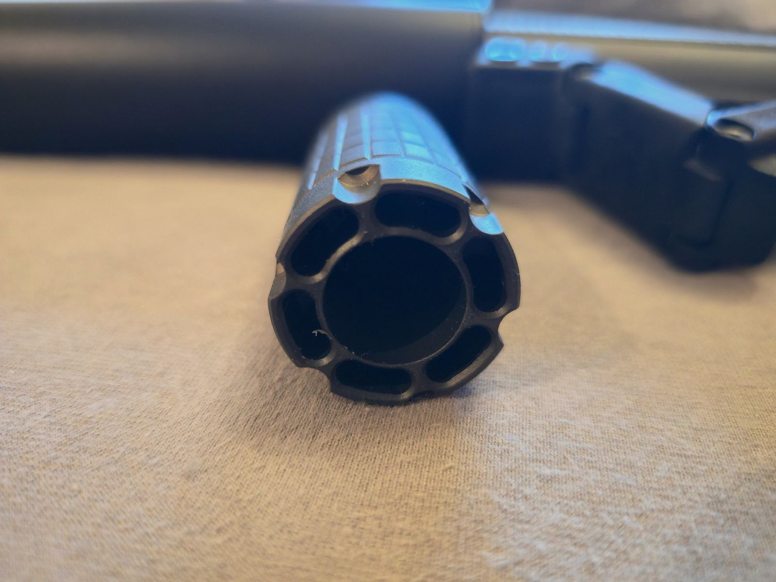 Hera Pro Tuning Compact Gen.3 en calibre .223Rem avec suppressor Jaki Sniper et red dot sight, image 9 sur 9