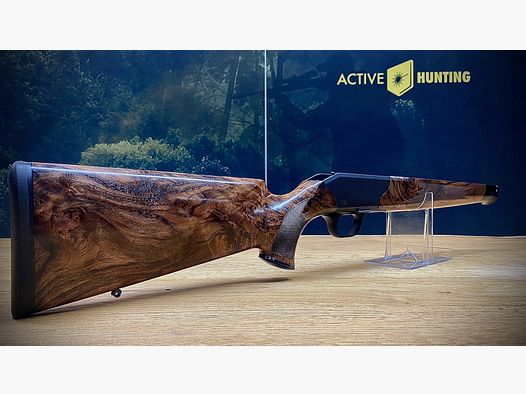 Blaser R8 Schaft / Holzklasse 7 / Bayrische Doppelfalzbacke / glänzendes Finish / Logo Schwarz