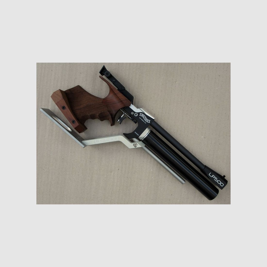 WALTHER LP500 CON PLATAFORMA "HORIZONTE" (ACERO - PESO 360 GRAMOS) Y MALETERO