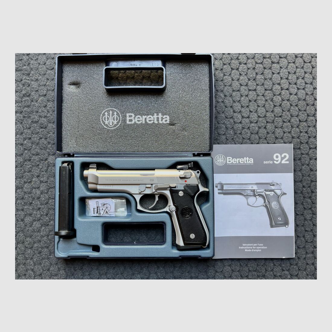 Beretta 92FS INOX, stainless, Edelstahl, Kal. 9mm Luger, 9x19mm 9mmLuger, 9x19mm