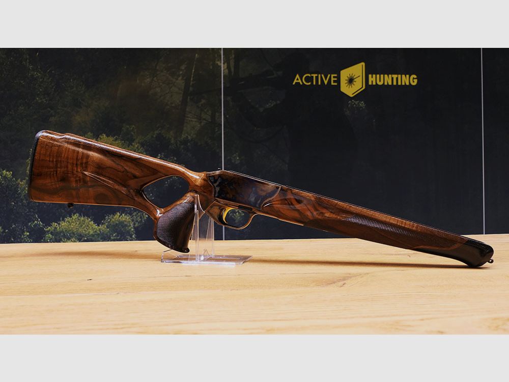 Blaser R8 culata perforada con endurecimiento de colores / sistema de acero / acabado brillante / SUEÑO DE MADERA Y ACERO