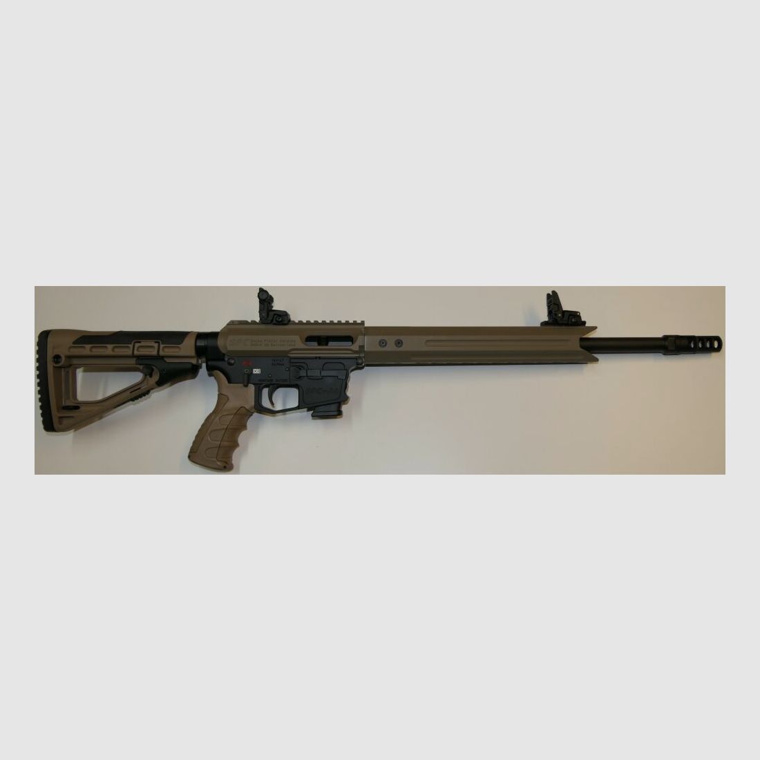 GWMH Selbstladebüchse GWMH SPC-SPORTER A4 17" (SWISS PISTOL CARBINE) FDE Kal.9x19 AR15 Glock Magazin