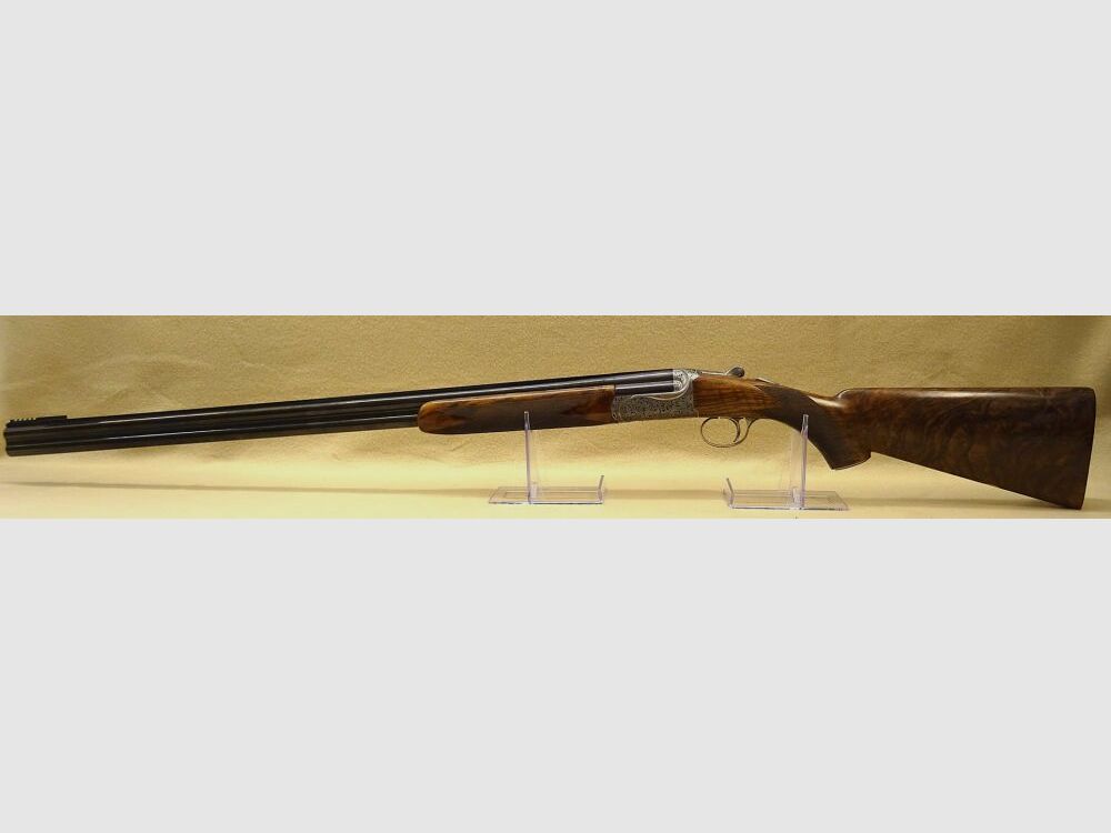 Farm's sister shotguns