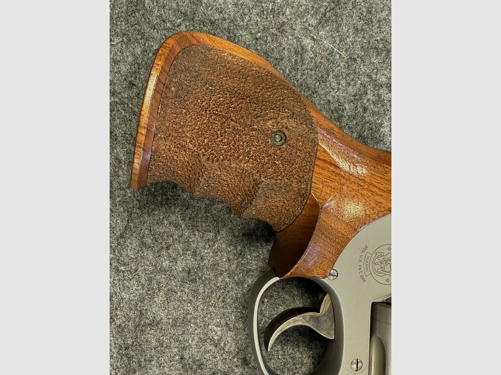Smith & Wesson Revolver S&W 617 Target Champ