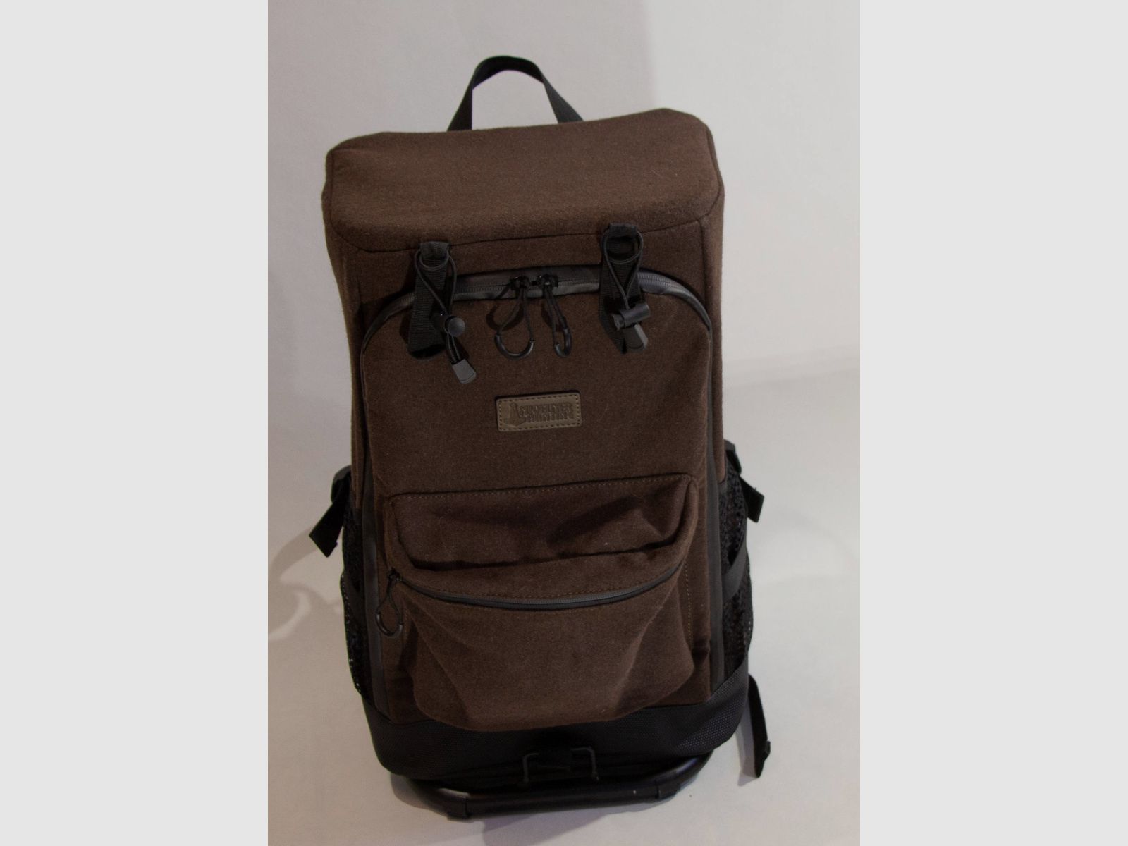 MJOELNER HUNTING Rucksackstuhl Björn Braun mit Metallrahmen