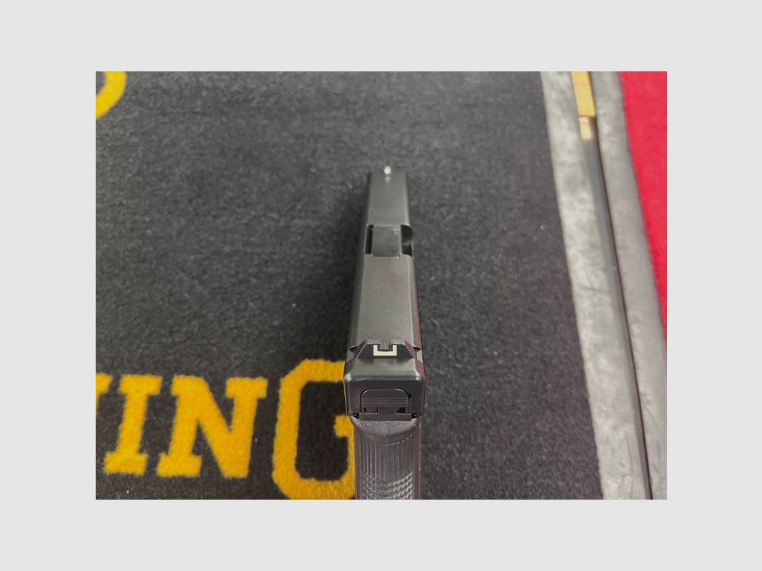 GLOCK 21 .45 AUTO used, image 3 of 3