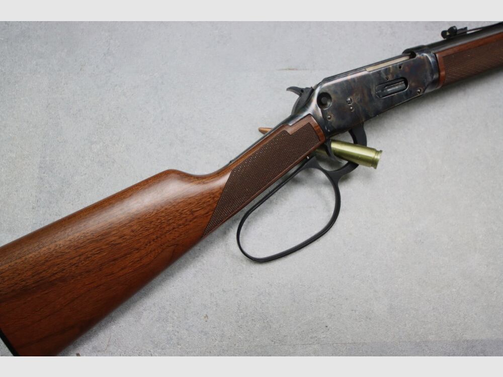 Winchester Model 94AE mit Large Loop