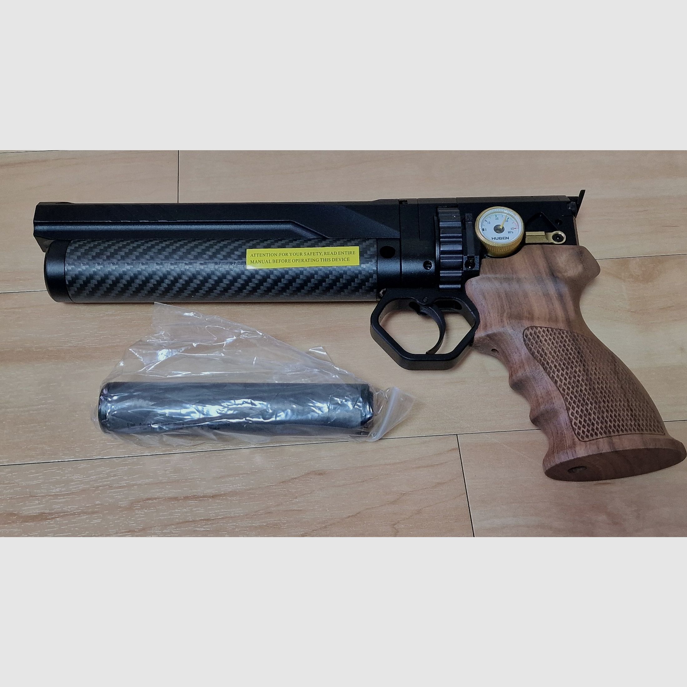 NEU & unbenutzt: Huben GK1 + Koffer + Schalldämpfer + Abzugsbügel mit Picatinny Schiene + Munition