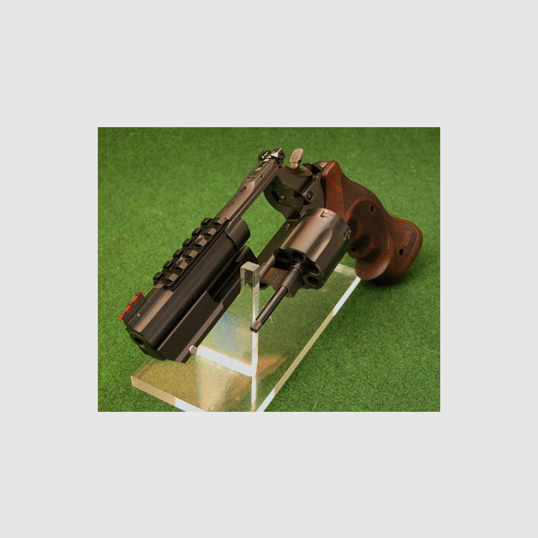 @ DELTA COMBAT CUSTOM TARGET S&W 586-1 4" inches 357 Mag @