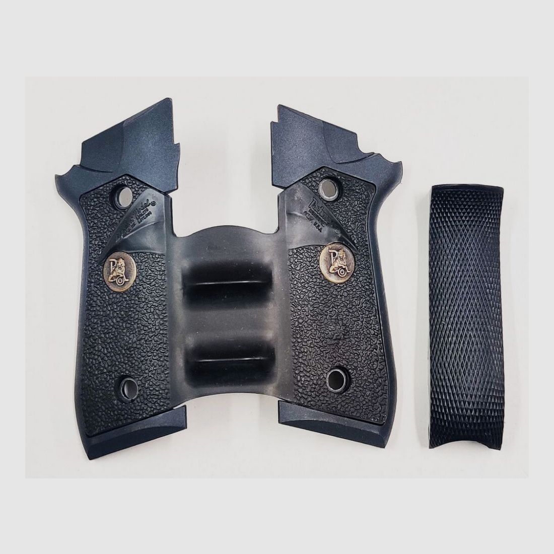 Pachmayr Pachmayr grips for Taurus pistols with decocking lever