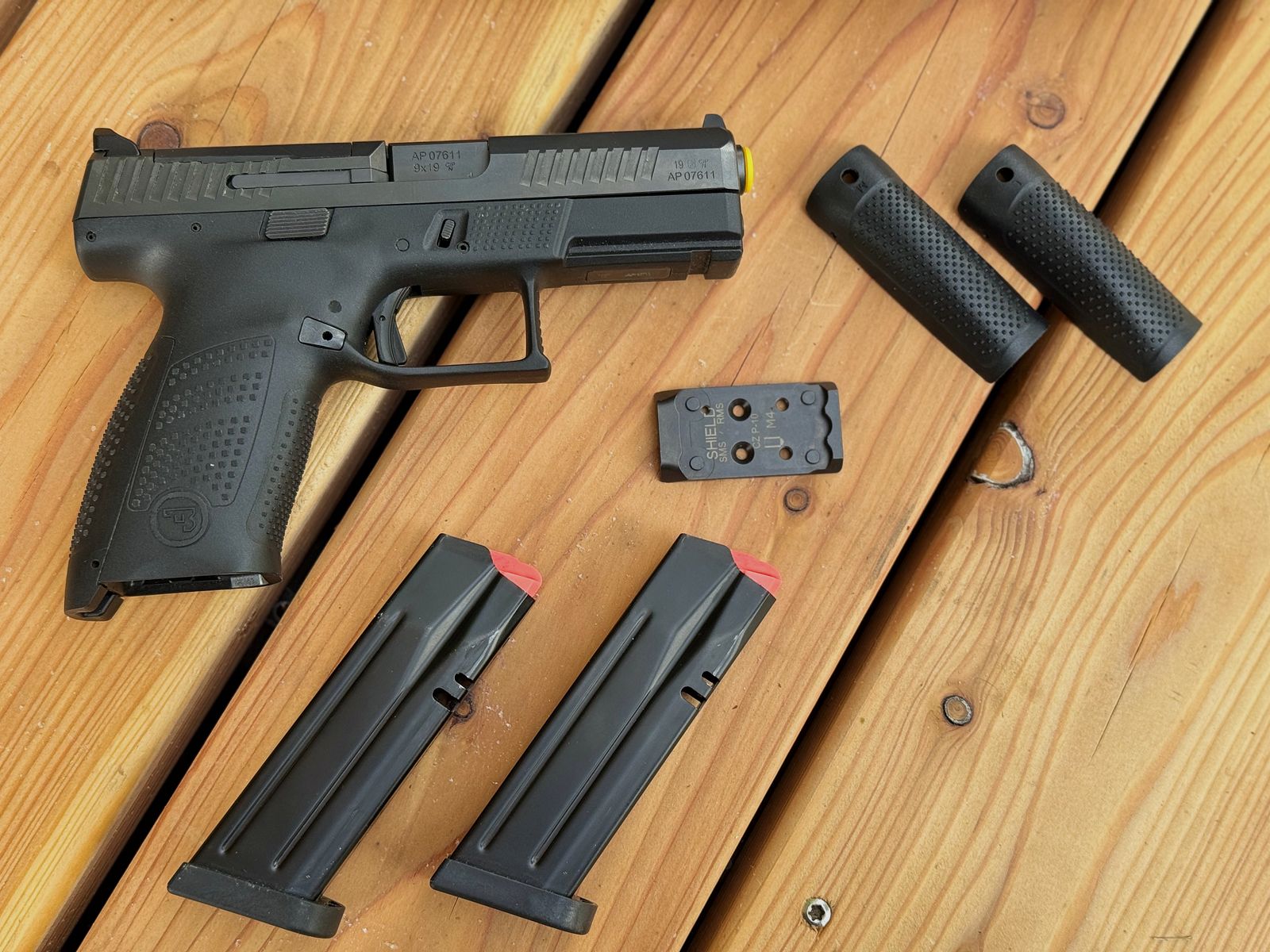 Pistolet CZ P-10 C OR dans la mallette d'origine