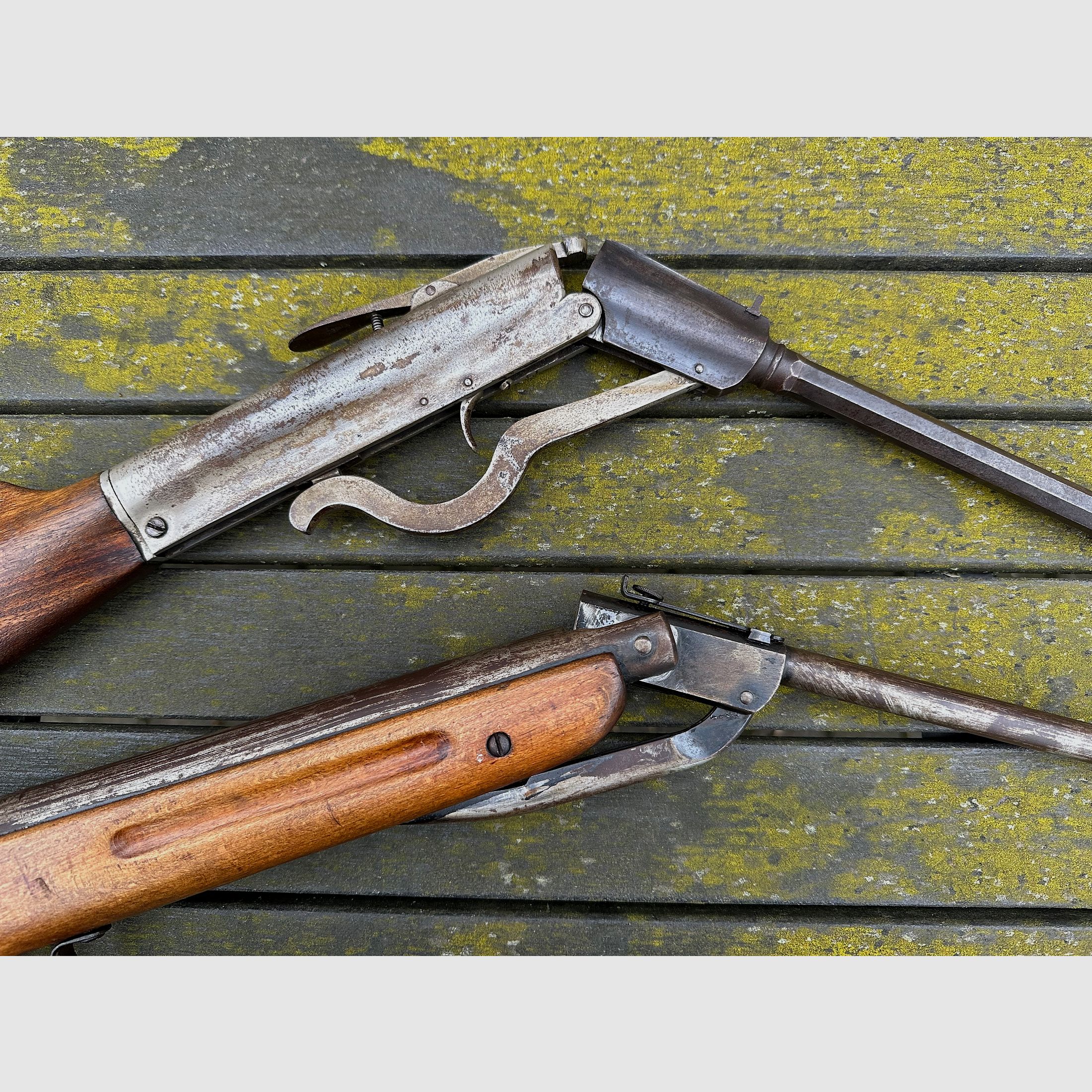 2 pièces de vieux fusil à air comprimé Knicker Diana 25 RDA et avant 1945 D.R.G.M. provenant d'une succession