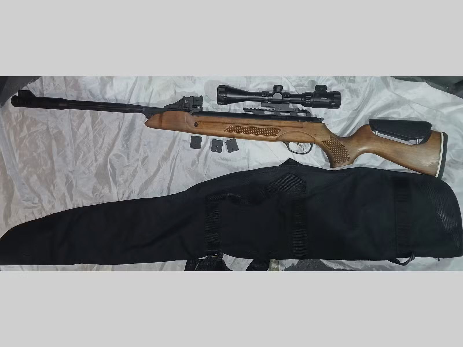 Mercury Speedfire Luftgewehr inkl. Zielfernrohr 3–9x40 EG Schalldämpfer , 3 Magazine und Tasche 11 Monate Alt