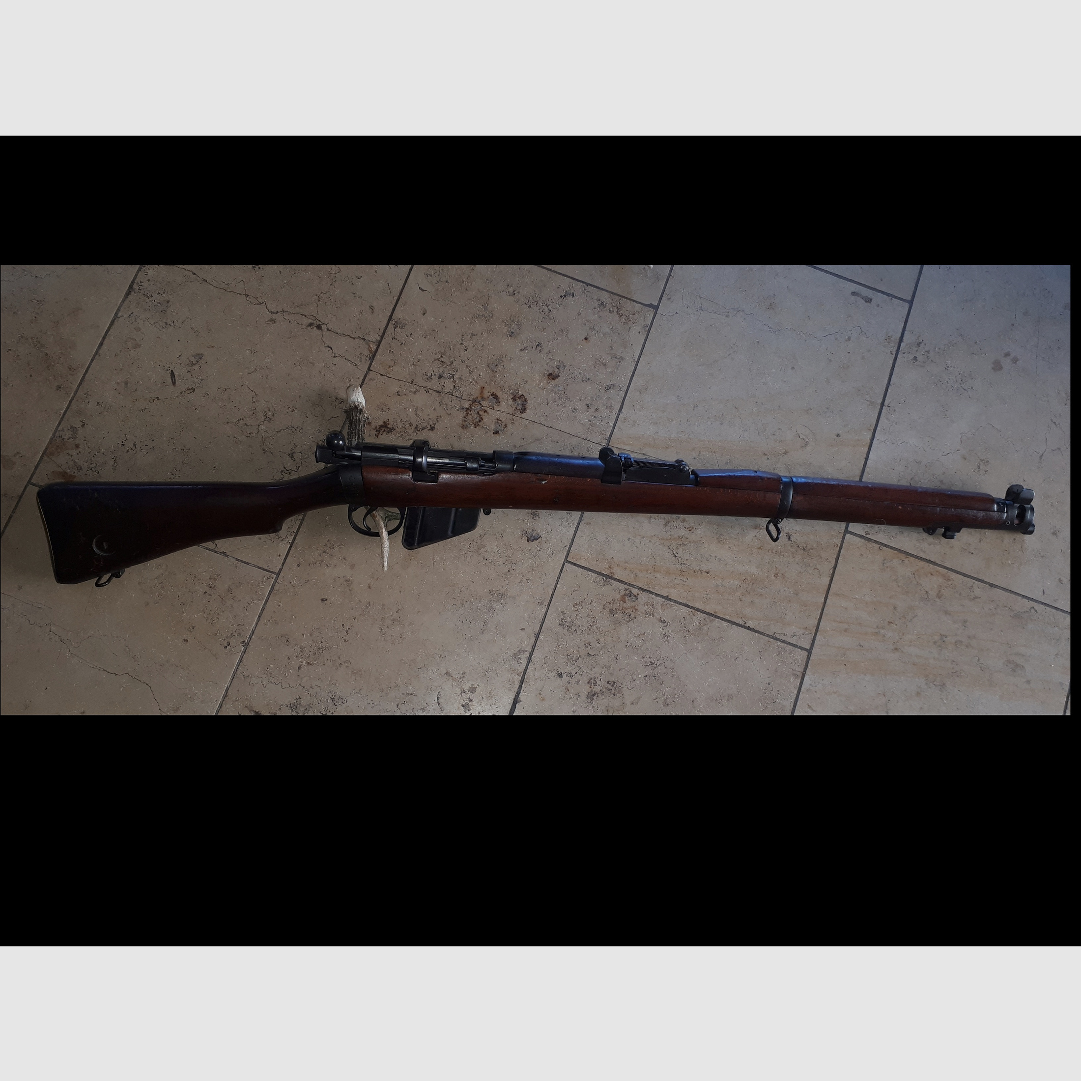 Enfield Nr. 1, caricatore singolo.