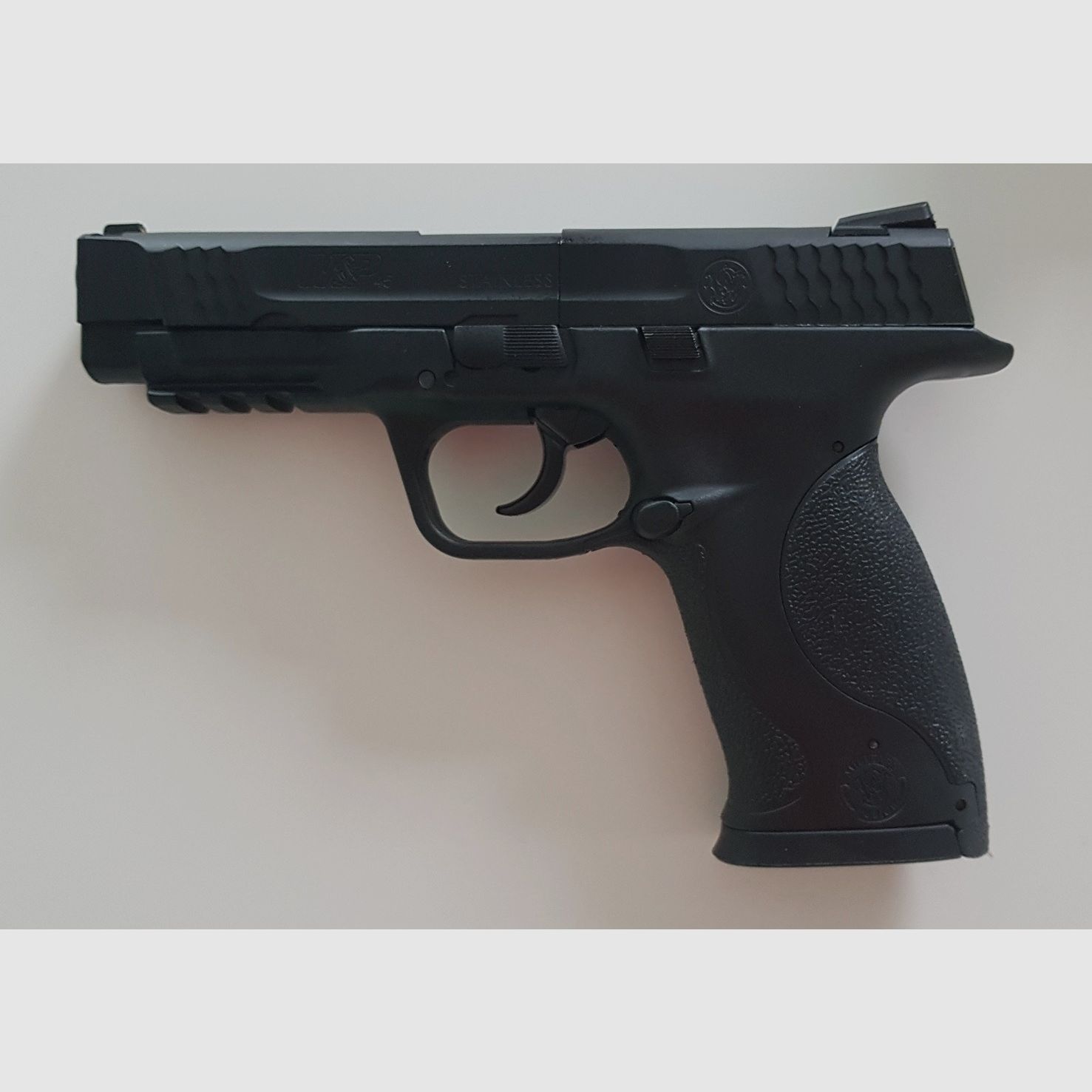 xSmith & Wesson M&P 45 4,5 mm Diabolo schwarz Co2-Pistole Luftpistole mit Pistolenkoffer