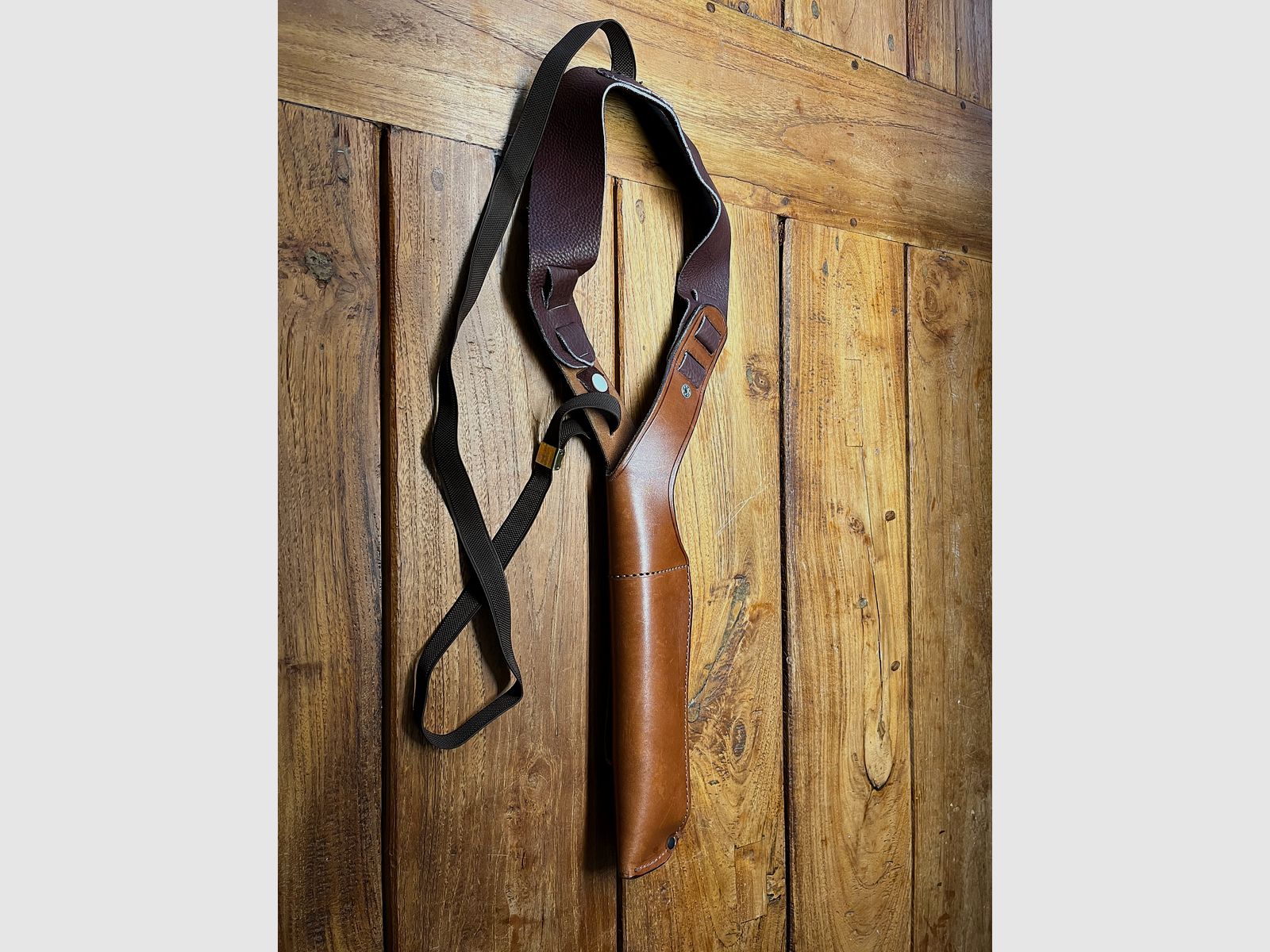 Shoulder holster for 6-inch revolver