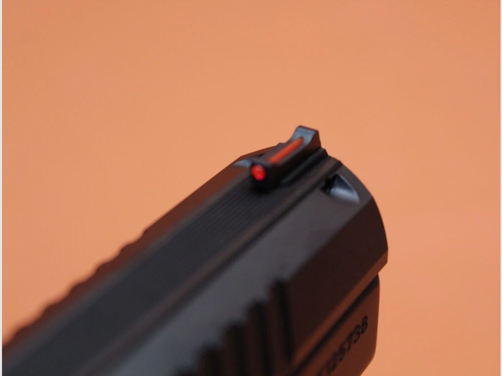 CZUB Ha.Pistola 9mmLuger CZUB CZ 75 TS2 Tactical Sports Argento 134mm canna/ impugnature in alluminio