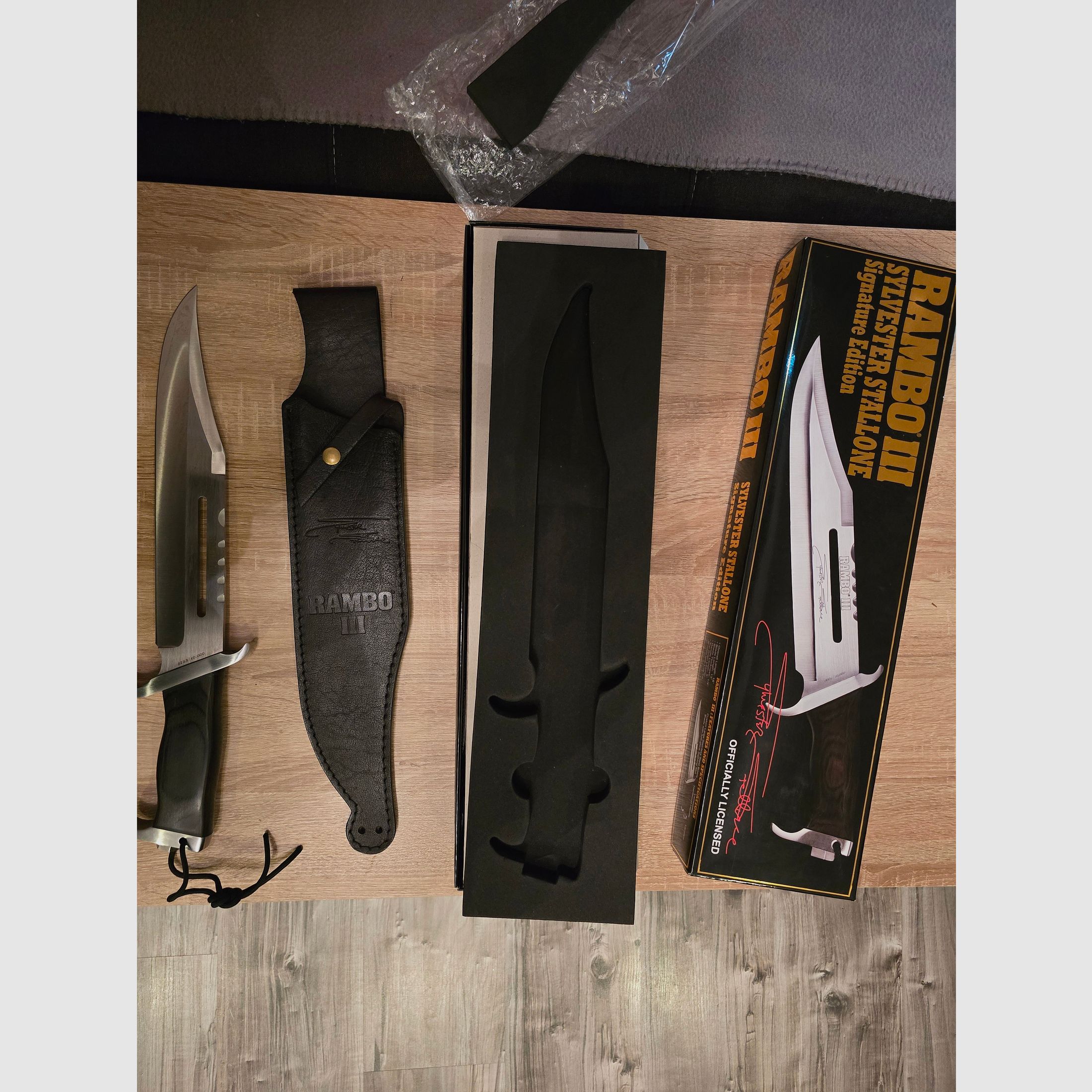 4 Rambo-messen uit deel 1 en 2 en 3 en 5