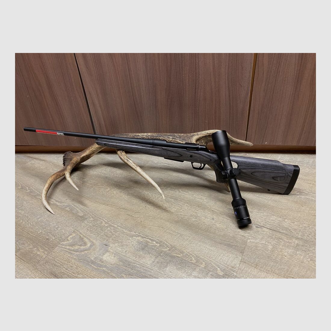 Winchester XPR Thumbhole, mit Zeiss Conquest V6 2-12x50