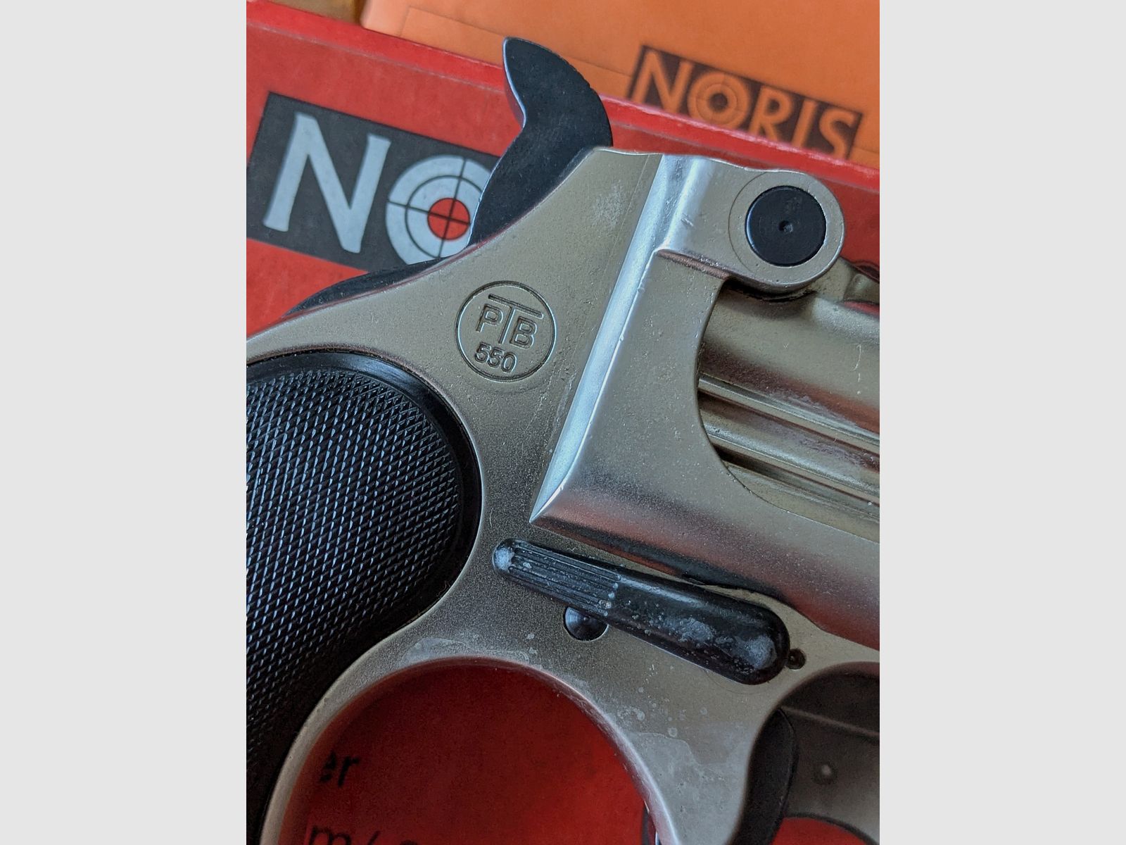 Noris Twinny Derringer Kal.9 mm Knall mit Zubehör, neuwertig