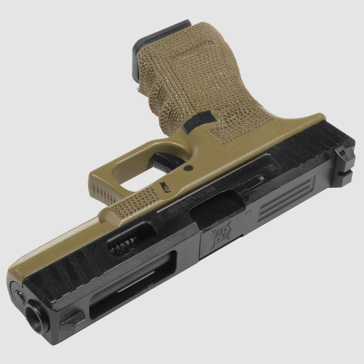 P02 GBB Airsoft Pistole in Oliv | Delta Armory