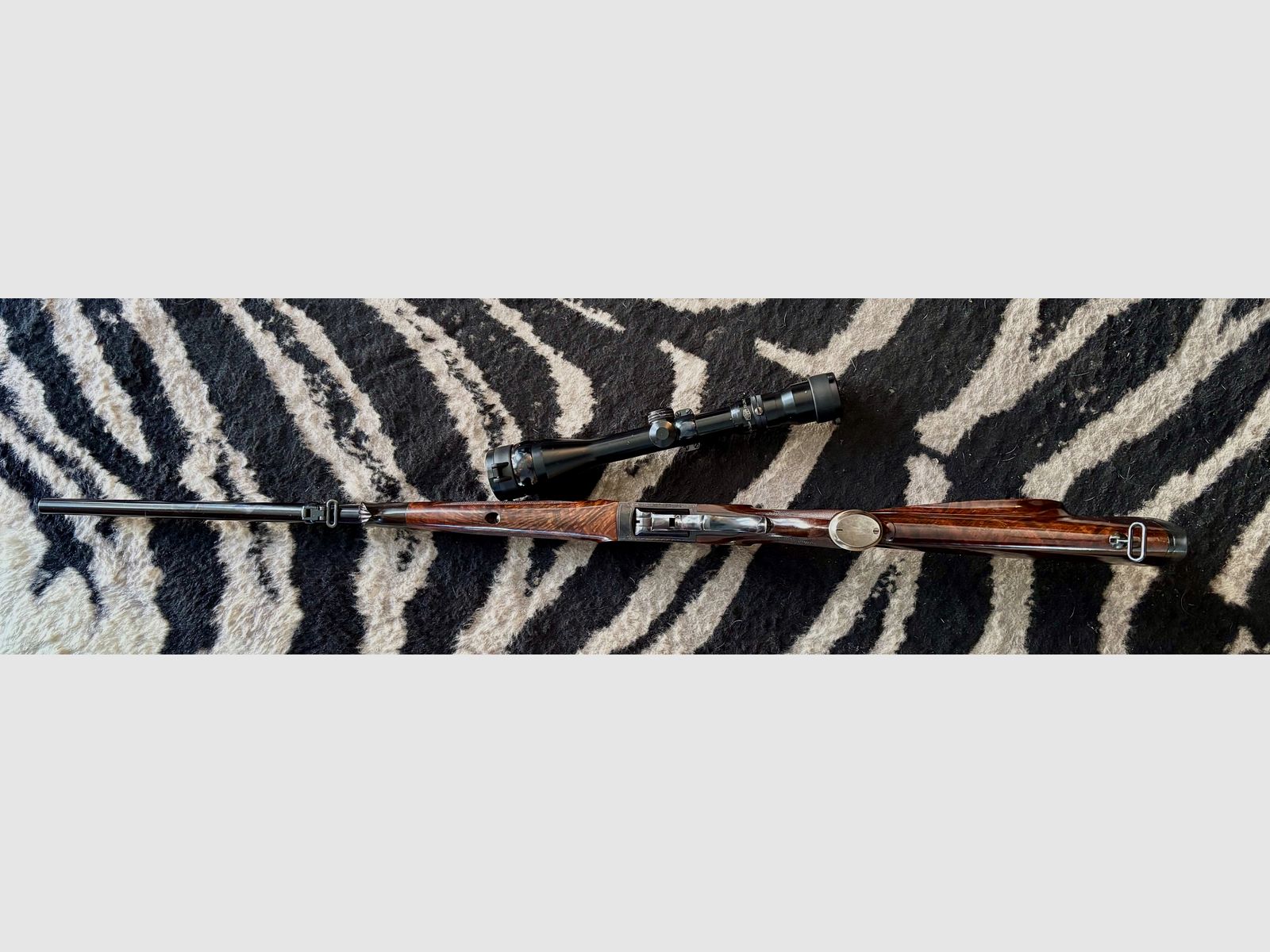 👍🏻Custom made big game rifle in British safari style 7 mm RemMag. 🐆🦌🐅