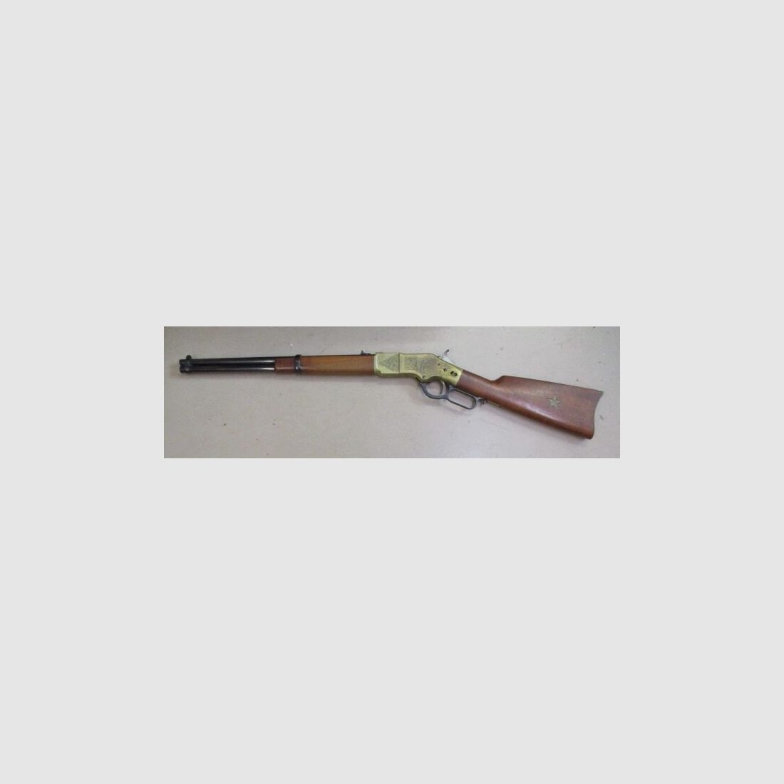 Unterhebelrepetierbüchse Hege-Uberti Mod. 66 Yellow Boy mit Gravur 66 Carbine