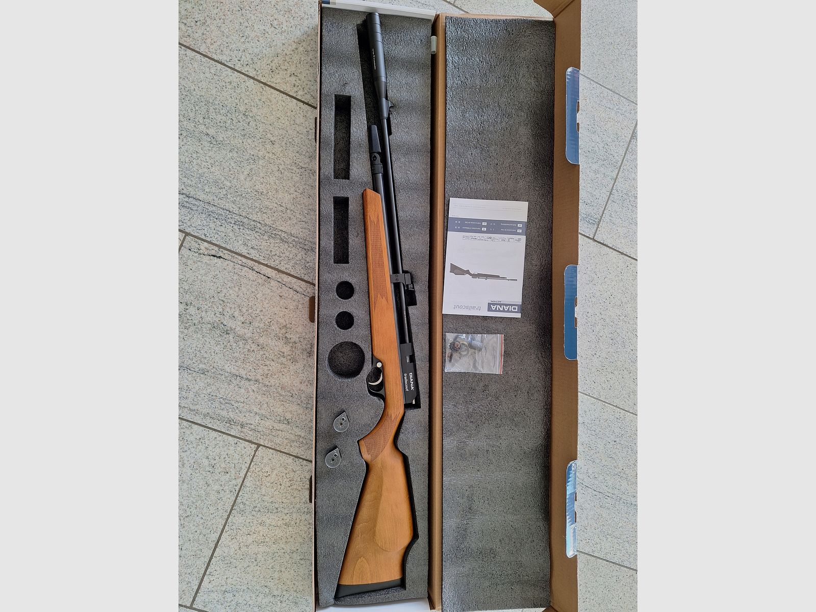 Diana Trailscout Wood Co2-Rifle 4,5 mm Diabolo avec accessoires