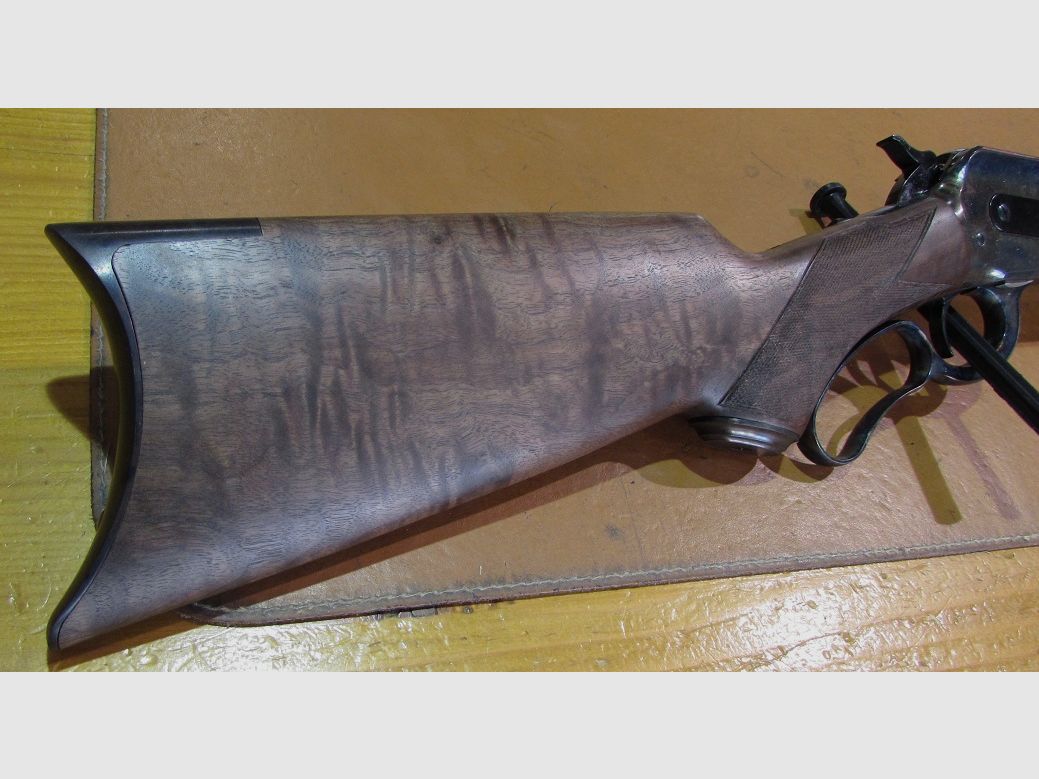 Fucile a leva Winchester modello 1886, cal. 45/70, canna 60 cm, calcio in legno, immagine 2 di 5